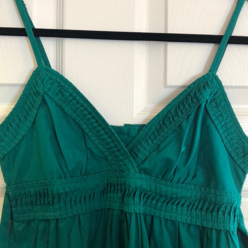 V Neck Tank - Picture 2 of 4
